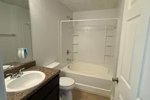 10201 Fairington Ridge Cir, Lithonia, GA 30038 - Photo 15