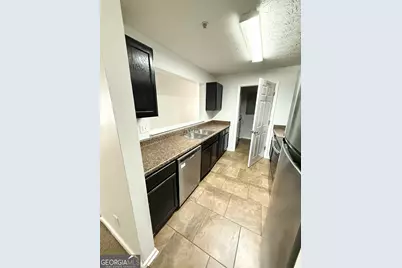 10201 Fairington Ridge Circle, Lithonia, GA 30038 - Photo 5