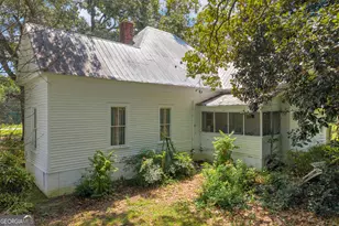 1404 W Main St, Bowersville, GA 30516 - Photo 7