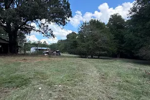 219 Rogers Cir, Barnesville, GA 30204 - Photo 3