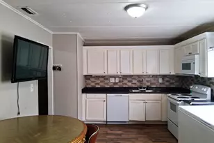 2732 Village Green Ln, Macon, GA 31206 - Photo 3