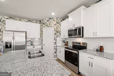 606 Trabert Avenue, Conyers, GA 30094 - Photo 9