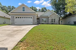 204 Dennard Dr, Perry, GA 31069 - Photo 1