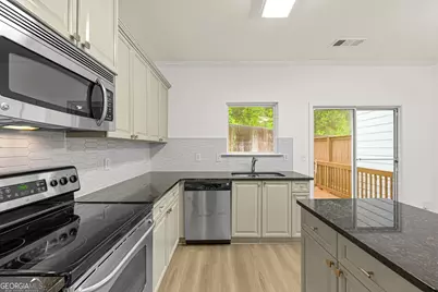 1488 Liberty Parkway NW, Atlanta, GA 30318 - Photo 9