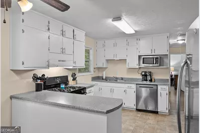 900 Carlton Drive SE, Conyers, GA 30094 - Photo 13