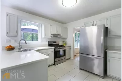 210 Spring Forest Way, Sharpsburg, GA 30277 - Photo 3