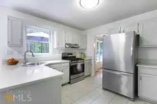 210 Spring Forest Way, Sharpsburg, GA 30277 - Photo 3