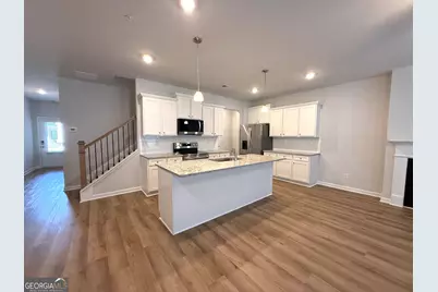 401 Lanier Circle, Woodstock, GA 30189 - Photo 5
