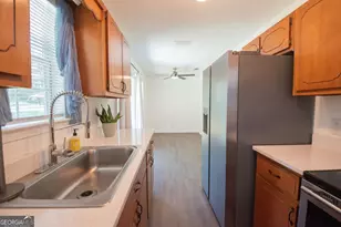 300 Village Dr, Woodbine, GA 31569 - Photo 9