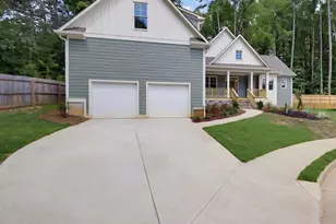 3135 King Walk Dr, Atlanta, GA 30311 - Photo 3