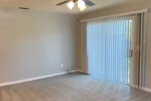 137 Royal Cir, Kingsland, GA 31548 - Photo 3