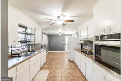 4404 Fairfax Drive, Macon, GA 31206 - Photo 9