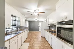 4404 Fairfax Dr, Macon, GA 31206 - Photo 9