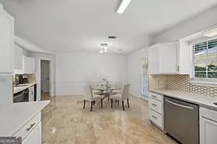 135 Creekview Dr, Newnan, GA 30263 - Photo 17