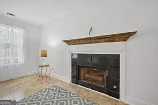 135 Creekview Dr, Newnan, GA 30263 - Photo 9