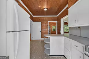 365 W Johnston St, Forsyth, GA 31029 - Photo 23