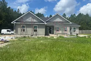 224 Lakes Dr, Brunswick, GA 31523 - Photo 1