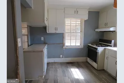 328 Taylor Street, Barnesville, GA 30204 - Photo 7