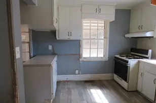 328 Taylor St, Barnesville, GA 30204 - Photo 7