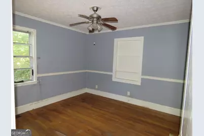 328 Taylor Street, Barnesville, GA 30204 - Photo 9