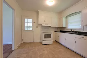 226 James St, Winder, GA 30680 - Photo 5