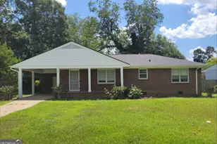 226 James St, Winder, GA 30680 - Photo 1
