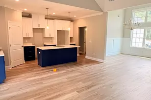 225 Lakes Dr, Brunswick, GA 31523 - Photo 9