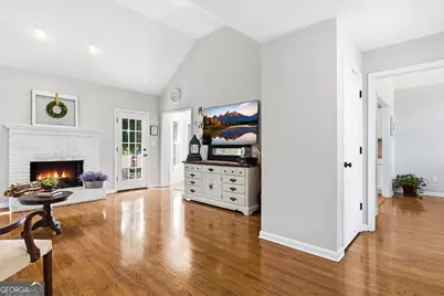 4575 Summerset Drive, Gainesville, GA 30507 - Photo 5