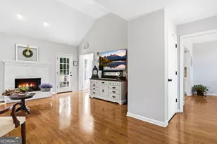 4575 Summerset Dr, Gainesville, GA 30507 - Photo 5