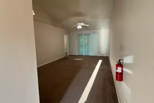 410 E Lawnwood Ct, Kingsland, GA 31548 - Photo 7