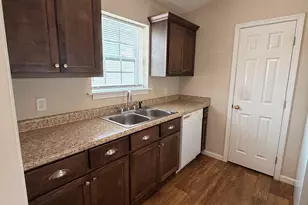 410 E Lawnwood Ct, Kingsland, GA 31548 - Photo 5