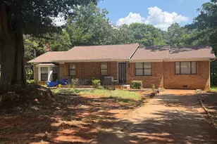 208 Drake Dr, Thomaston, GA 30286 - Photo 1