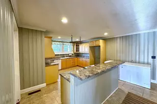 207 College St, Hogansville, GA 30230 - Photo 19