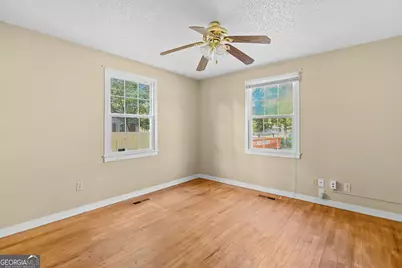 305 Ty Ty Street, Jesup, GA 31545 - Photo 11