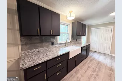 304 Pinewood Drive, Dublin, GA 31021 - Photo 11