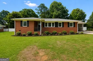 105 Pine St, Barnesville, GA 30204 - Photo 1