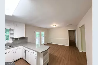5136 Cornwallis Court, Stone Mountain, GA 30088 - Photo 9