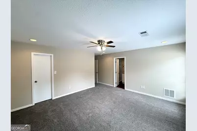 1061 Mainstreet Lake Drive, Stone Mountain, GA 30088 - Photo 21