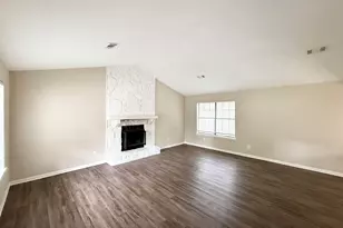 1061 Mainstreet Lake Dr, Stone Mountain, GA 30088 - Photo 3