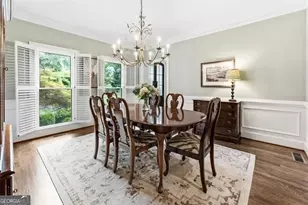 2640 Coachmans Cir, Roswell, GA 30022 - Photo 9