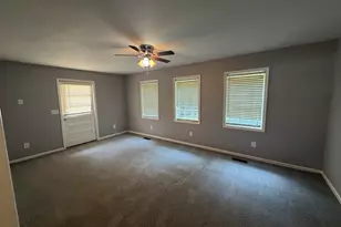 125 S Meadowcliff Cir, Carrollton, GA 30116 - Photo 7