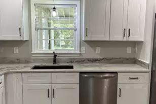 720 Jewel Pl, Lilburn, GA 30047 - Photo 7