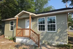 202 Barton Dr, Dublin, GA 31021 - Photo 1