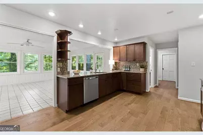 7140 Duncourtney Drive, Sandy Springs, GA 30328 - Photo 9