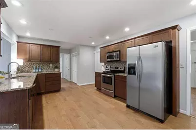 7140 Duncourtney Drive, Sandy Springs, GA 30328 - Photo 11
