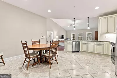 2102 Commonwealth Circle, Newnan, GA 30263 - Photo 9