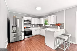 624 Village Ln Dr SW, Marietta, GA 30060 - Photo 3