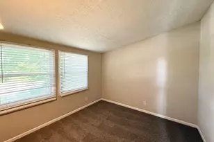 2837 Redwine Rd, East Point, GA 30344 - Photo 7