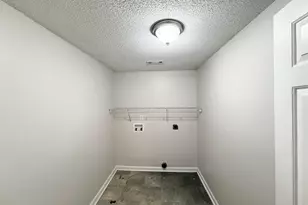 5753 3 Lakes Dr, Atlanta, GA 30349 - Photo 13