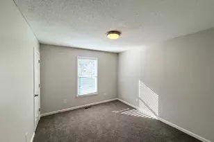 5753 3 Lakes Dr, Atlanta, GA 30349 - Photo 7